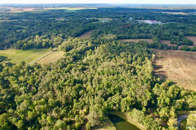 $90,000 | 8206 Eakin Grove Road, Benton, IL 62812