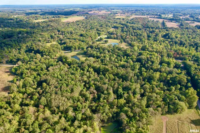 $90,000 | 8206 Eakin Grove Road, Benton, IL 62812