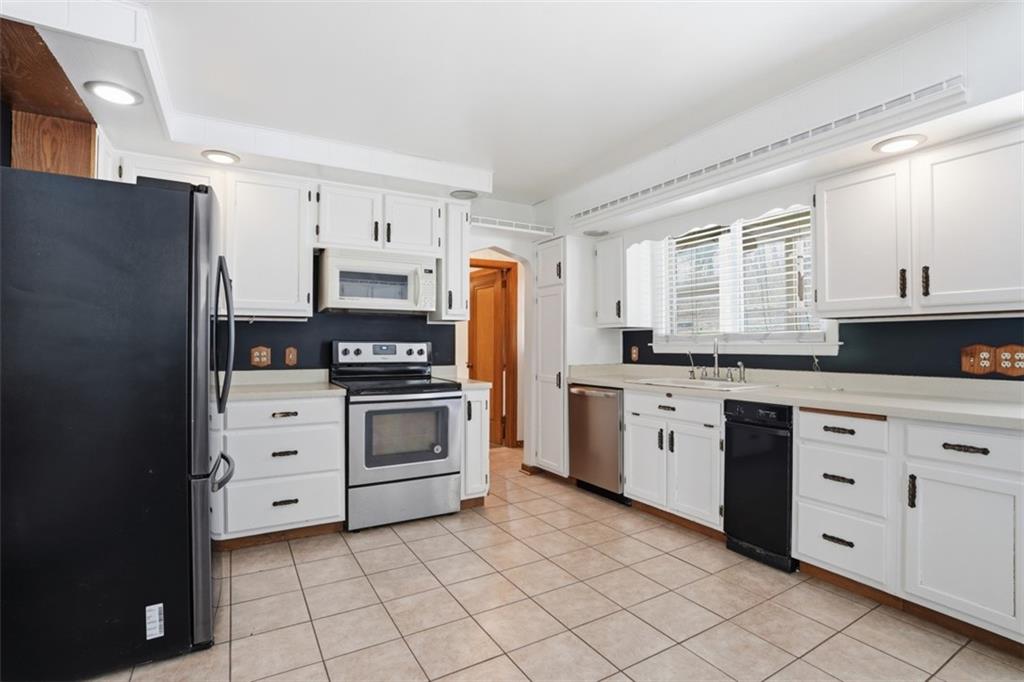 127 Amelia Street McKees Rocks, PA 15136 - Photo 7 of 29 Gallery Image 7