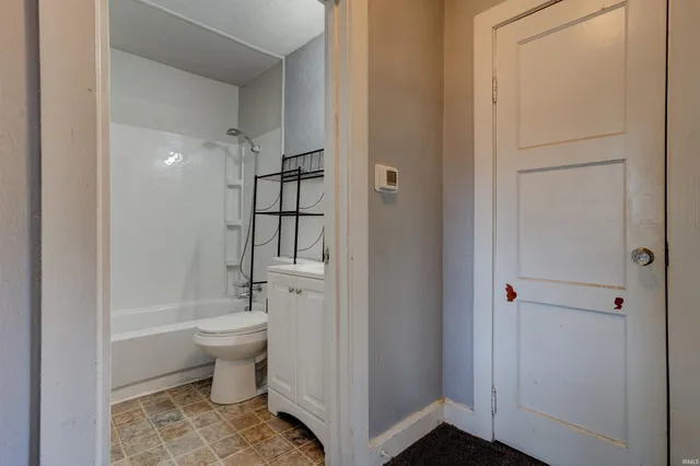 $114,900 | 1615 Ravenswood Drive, Evansville, IN 47714