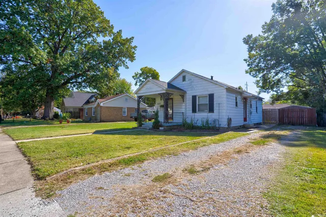 $114,900 | 1615 Ravenswood Drive, Evansville, IN 47714