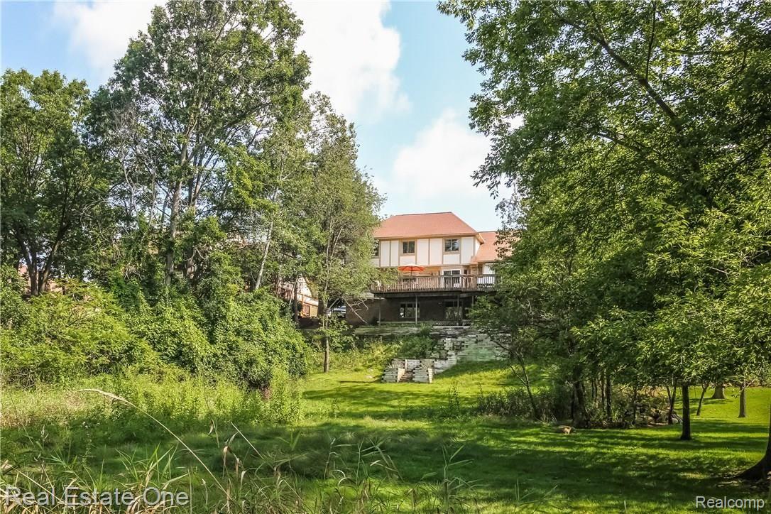 3258 Quail Ridge Circle Rochester, MI 48309 - Photo 75 of 85 073-Rear_View-4723028-large.jpg