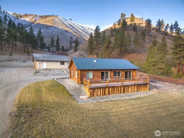 $569,900 | 244 Howling Moon Lane, Chelan, WA 98816
