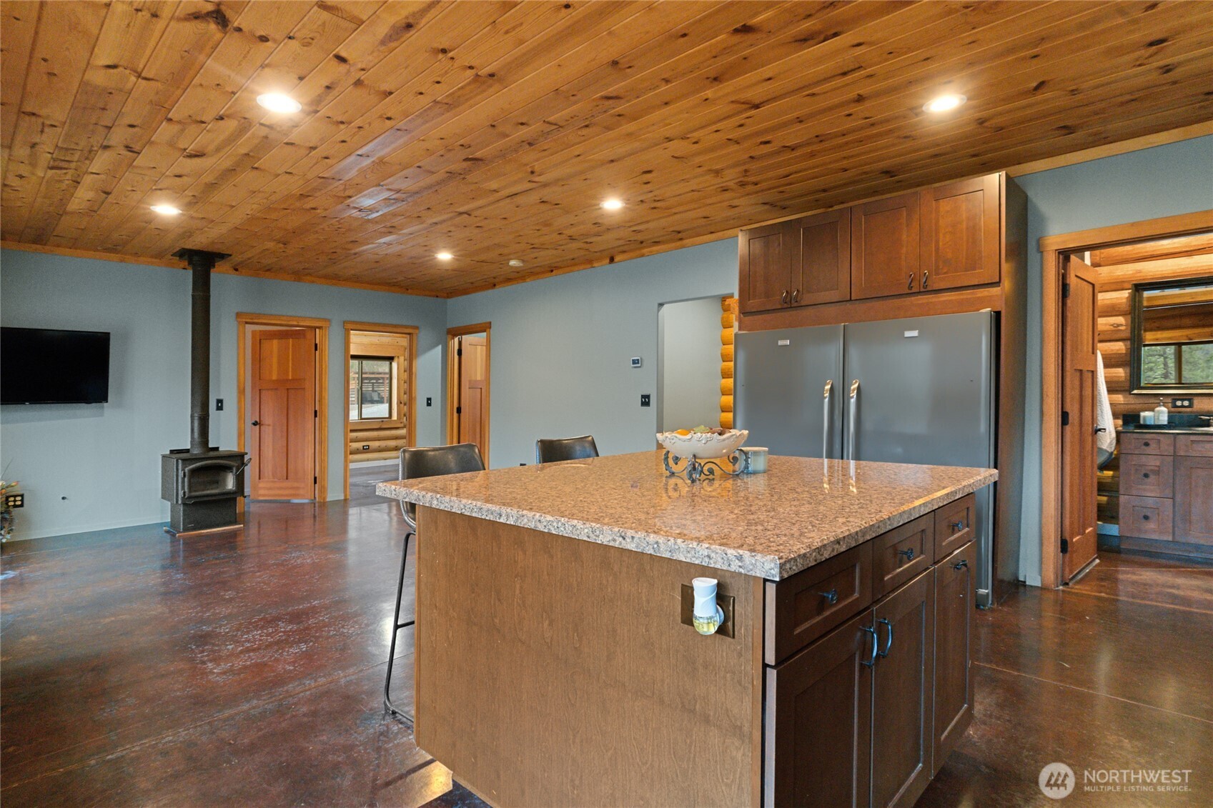 244 Howling Moon Lane Chelan, WA 98816 - Photo 11 of 36