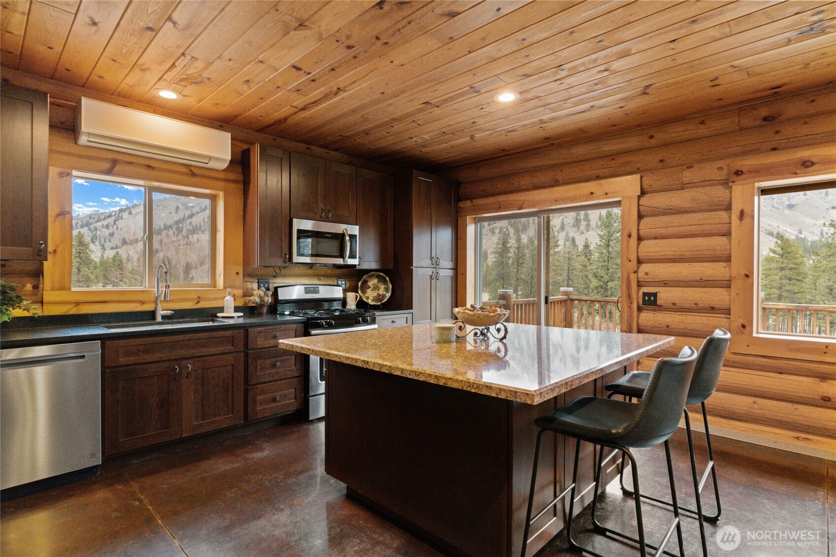 244 Howling Moon Lane Chelan, WA 98816 - Photo 13 of 36