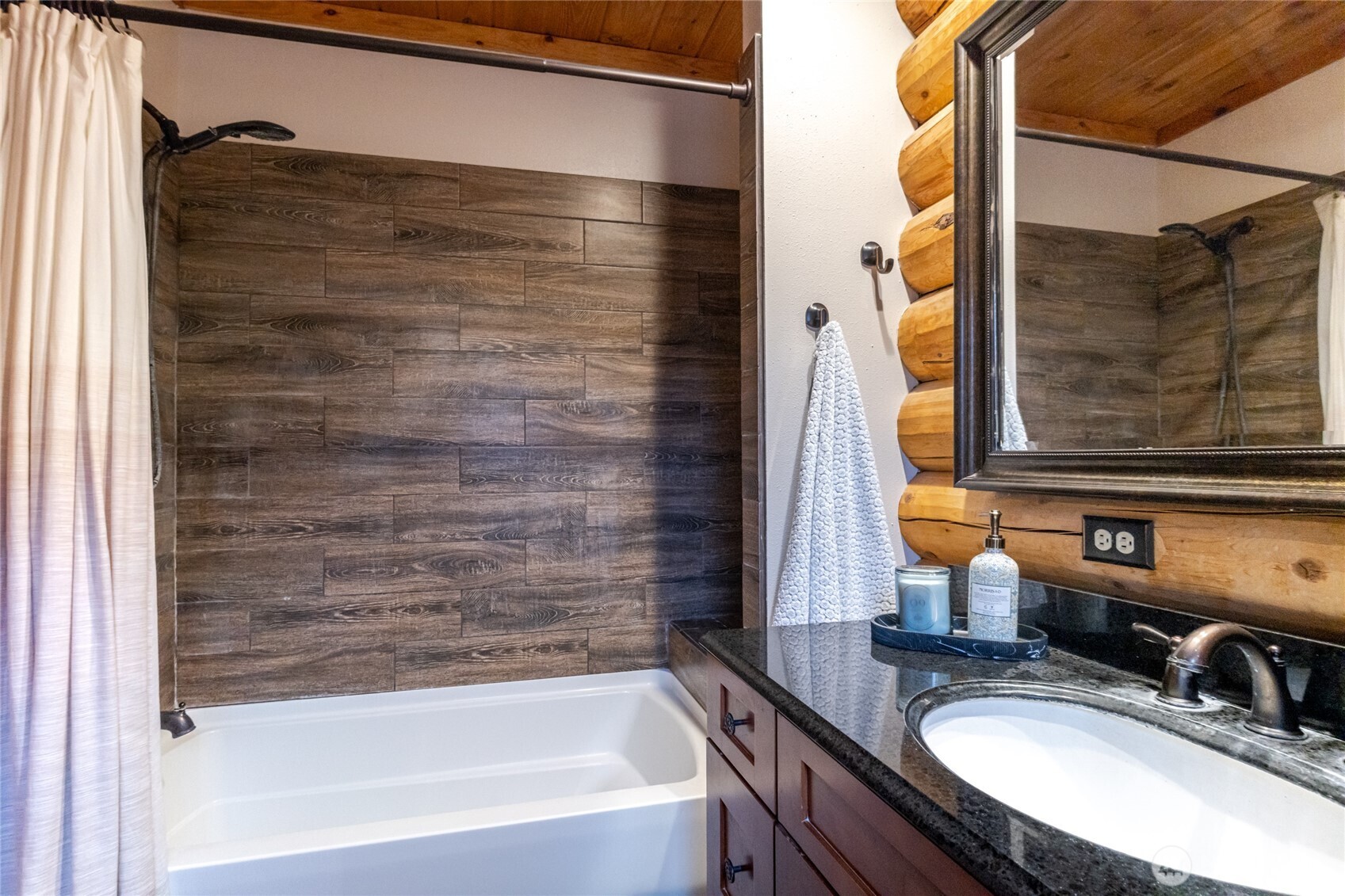 244 Howling Moon Lane Chelan, WA 98816 - Photo 22 of 36