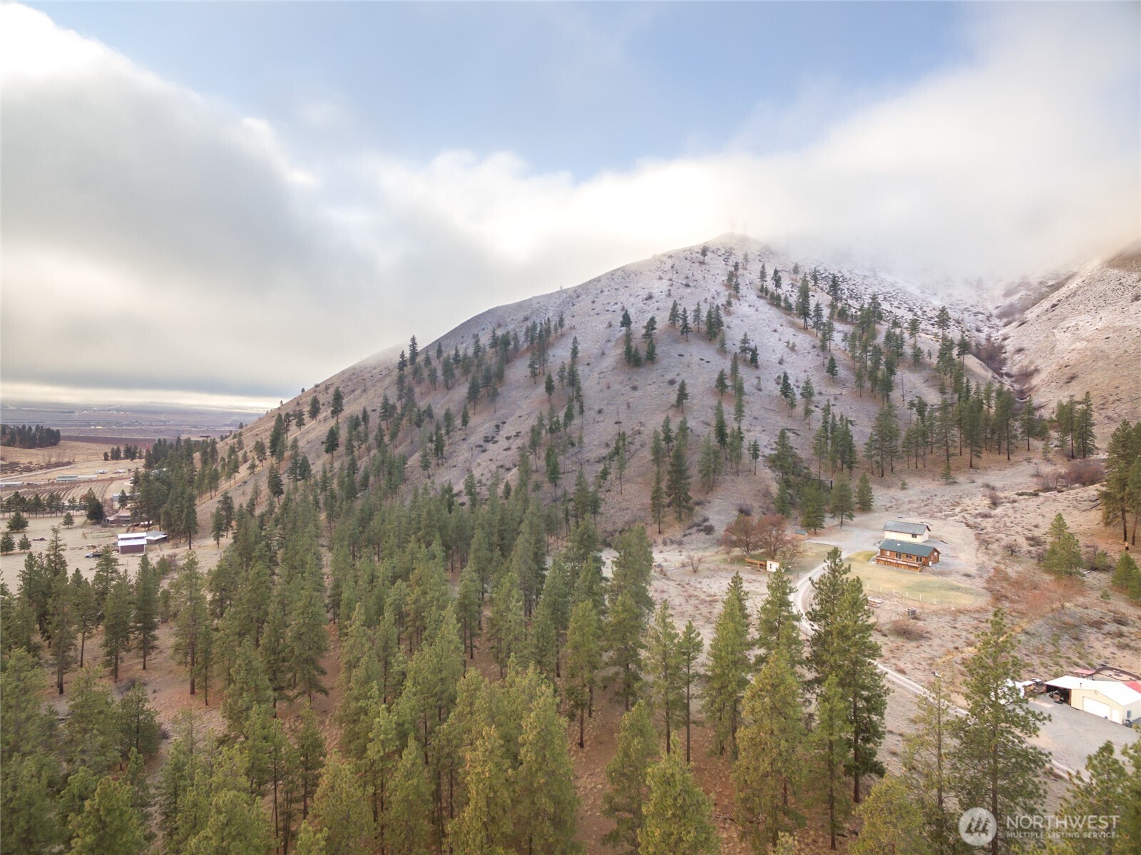 244 Howling Moon Lane Chelan, WA 98816 - Photo 25 of 36