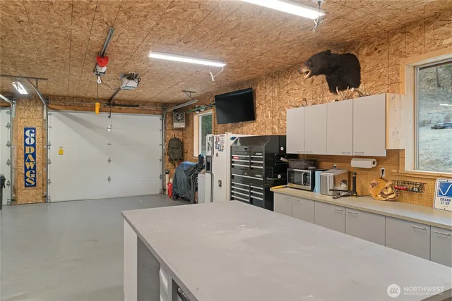 $569,900 | 244 Howling Moon Lane, Chelan, WA 98816