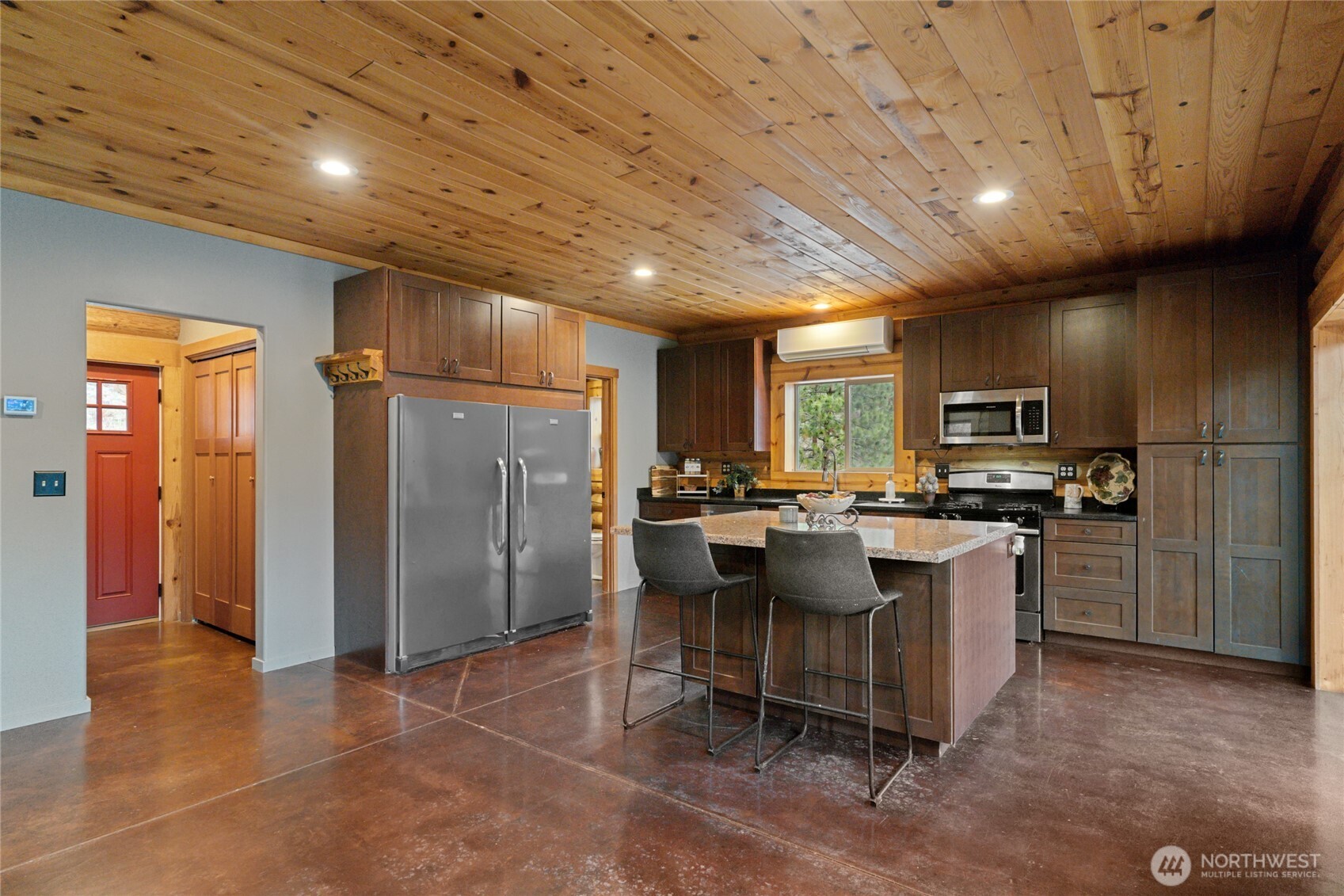 244 Howling Moon Lane Chelan, WA 98816 - Photo 9 of 36