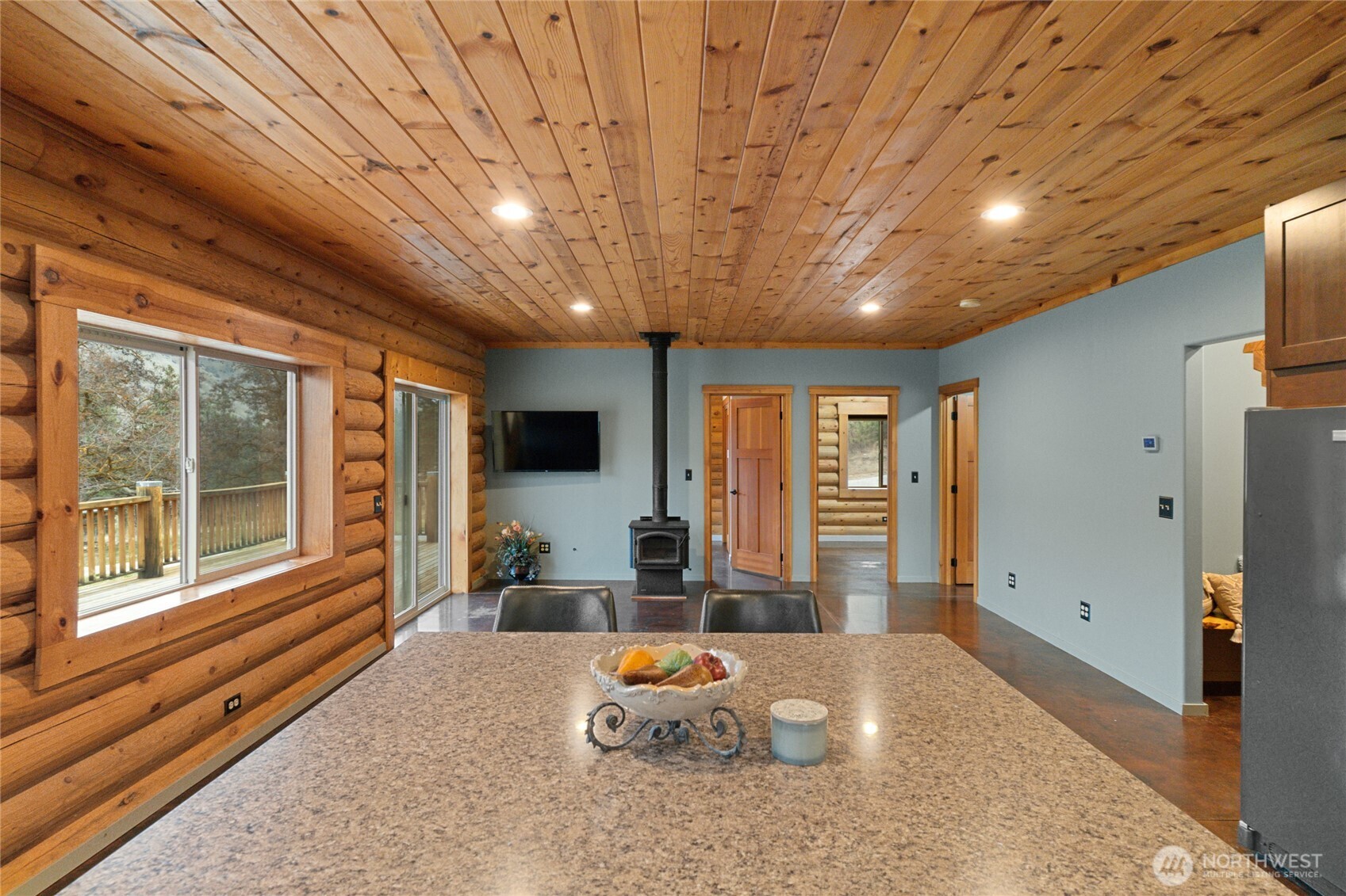 244 Howling Moon Lane Chelan, WA 98816 - Photo 10 of 36