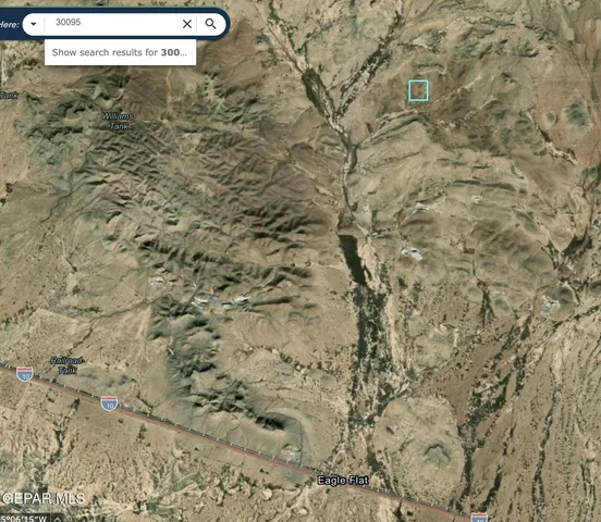 a view of a dry yard in a yard