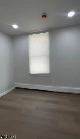 $2,100 | 178 3rd Street, Elizabeth Port, NJ 07206