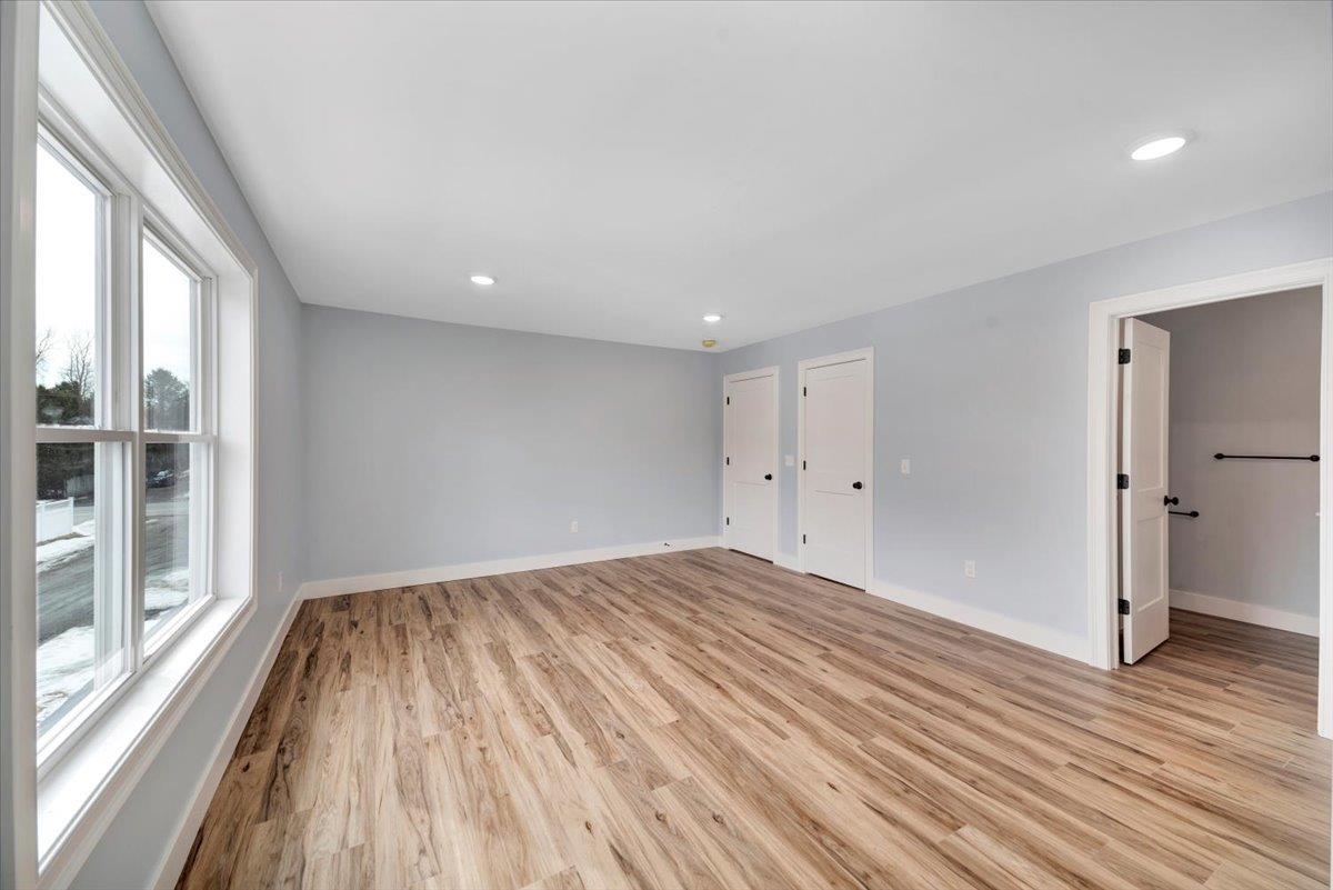 925 Falls Road, Unit 3 Shelburne, VT 05482 - Photo 13 of 52