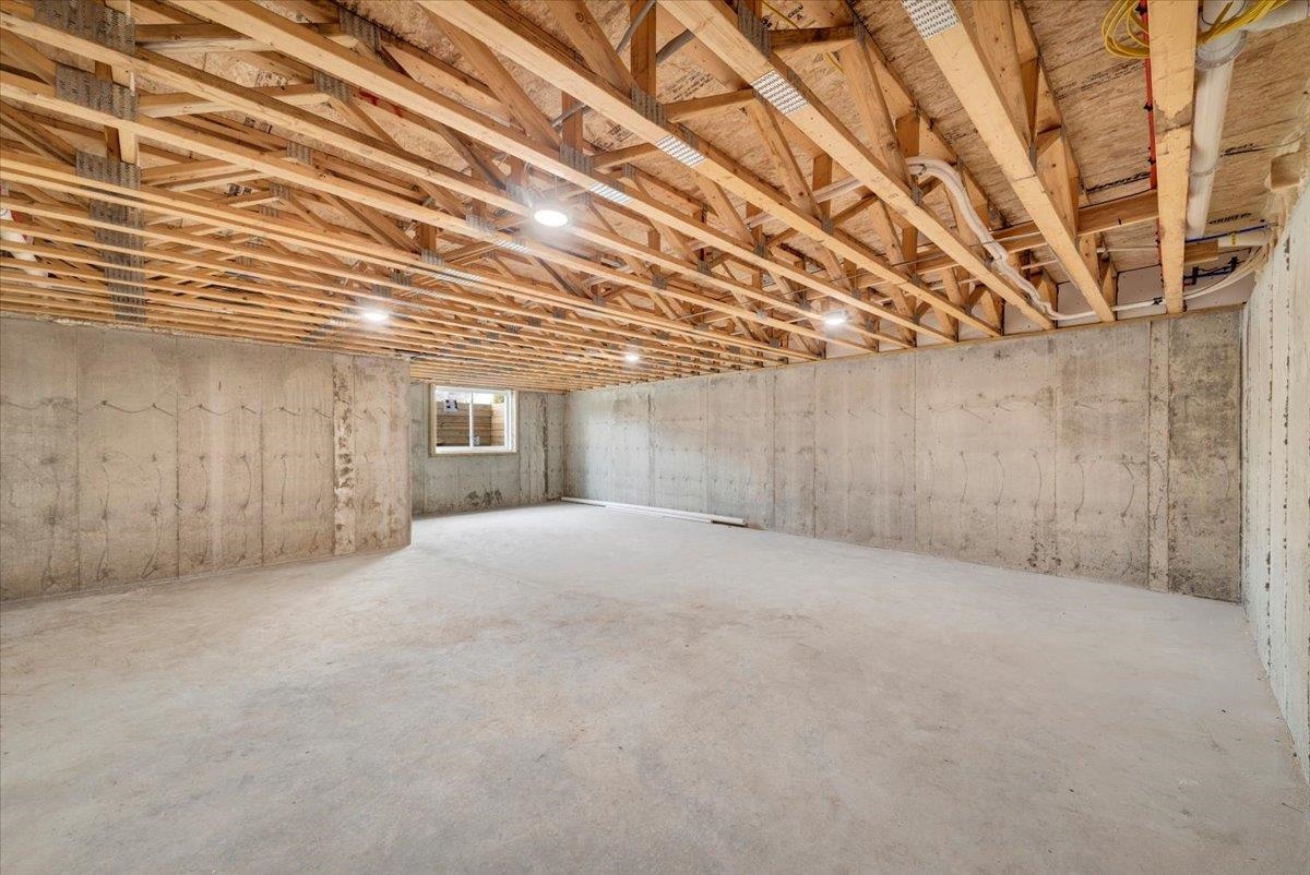 925 Falls Road, Unit 3 Shelburne, VT 05482 - Photo 26 of 52