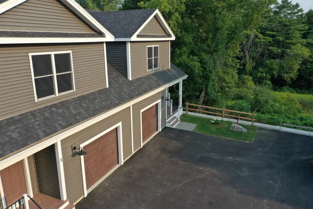 $549,900 | 925 Falls Road, Unit 3, Shelburne, VT 05482