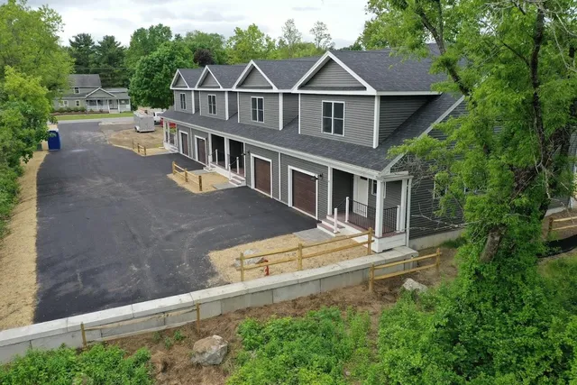 $549,900 | 925 Falls Road, Unit 3, Shelburne, VT 05482