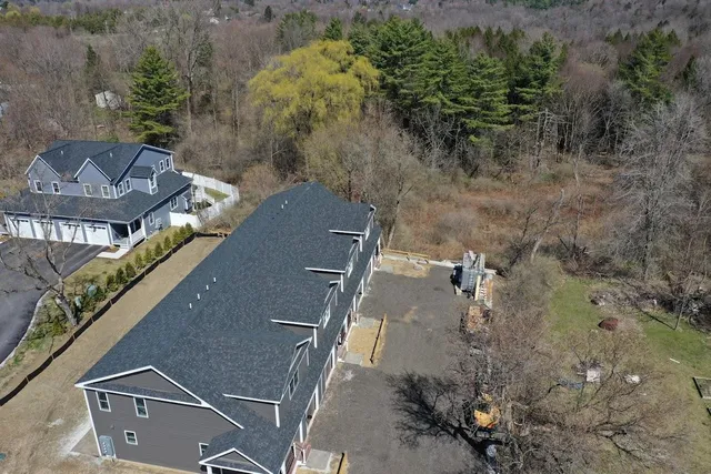 $549,900 | 925 Falls Road, Unit 3, Shelburne, VT 05482