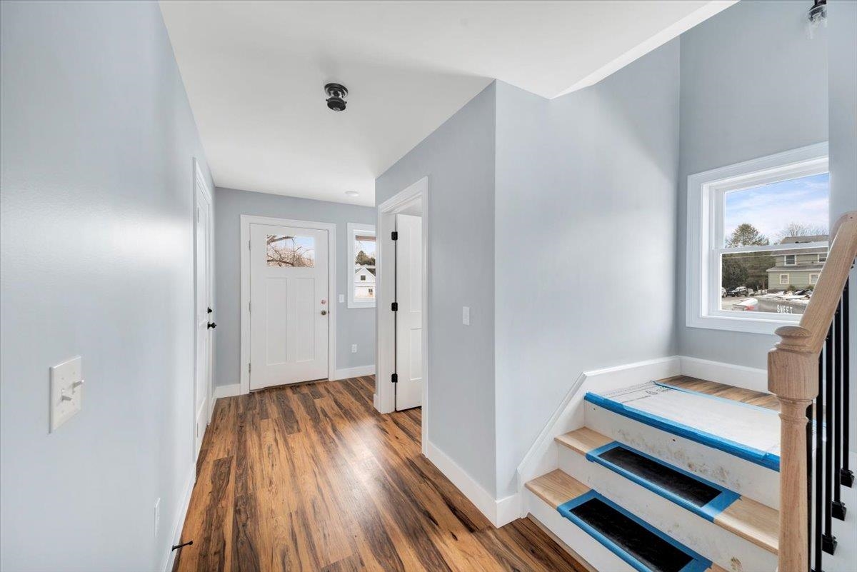 925 Falls Road, Unit 3 Shelburne, VT 05482 - Photo 9 of 52