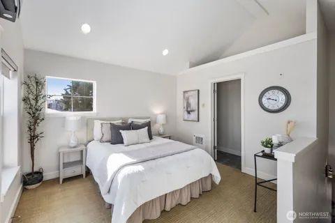 $599,950 | 202 24th Avenue East, Unit 6, Seattle, WA 98112