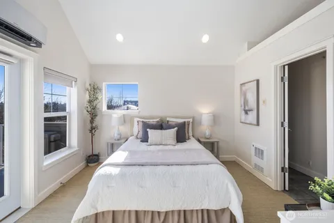 $599,950 | 202 24th Avenue East, Unit 6, Seattle, WA 98112