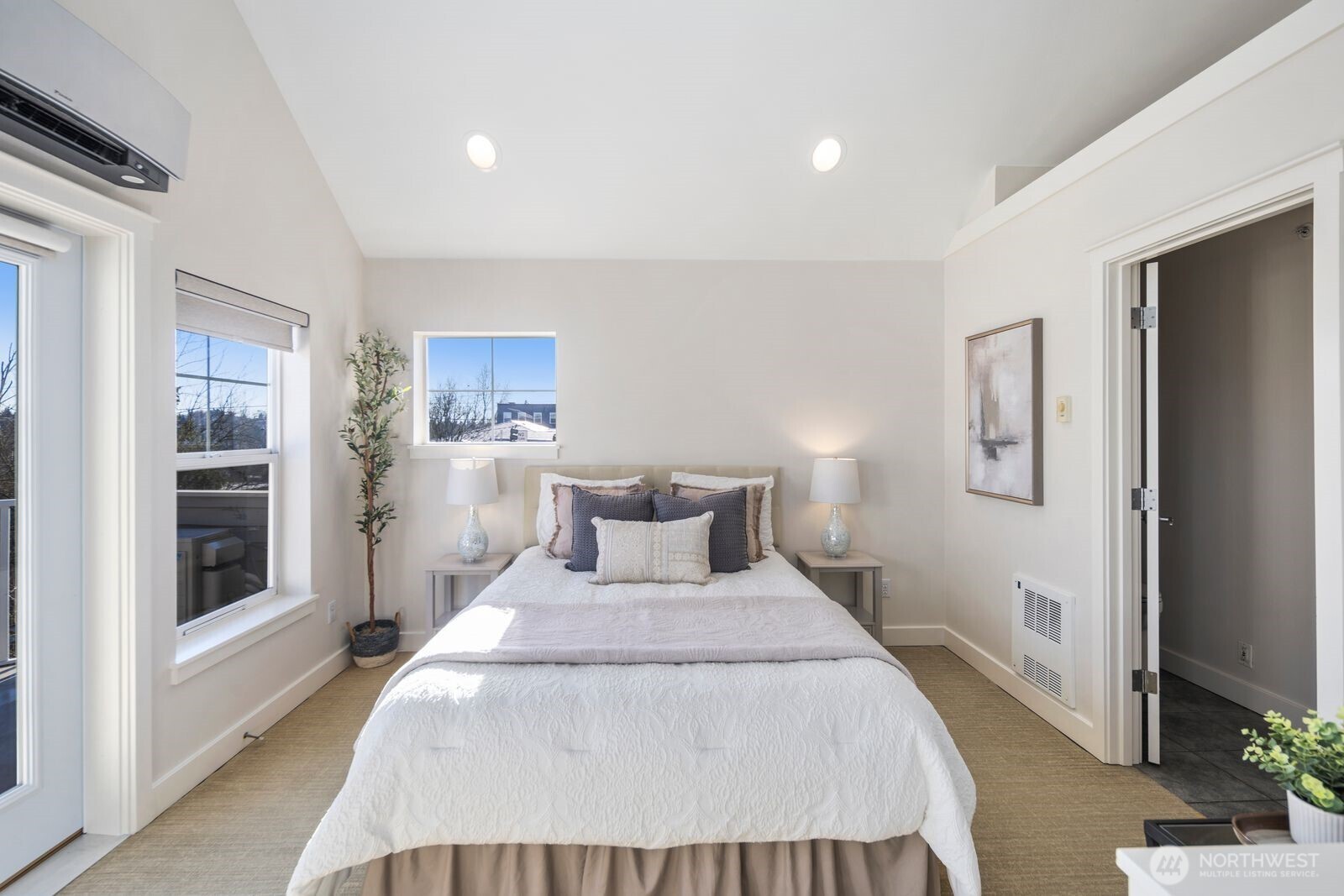 202 24th Avenue East, Unit 6 Seattle, WA 98112 - Photo 15 of 28