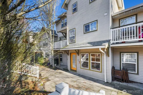 $599,950 | 202 24th Avenue East, Unit 6, Seattle, WA 98112