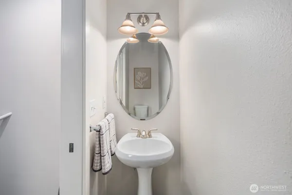 $599,950 | 202 24th Avenue East, Unit 6, Seattle, WA 98112