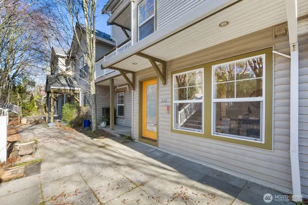 $599,950 | 202 24th Avenue East, Unit 6, Seattle, WA 98112