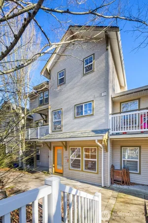 $599,950 | 202 24th Avenue East, Unit 6, Seattle, WA 98112