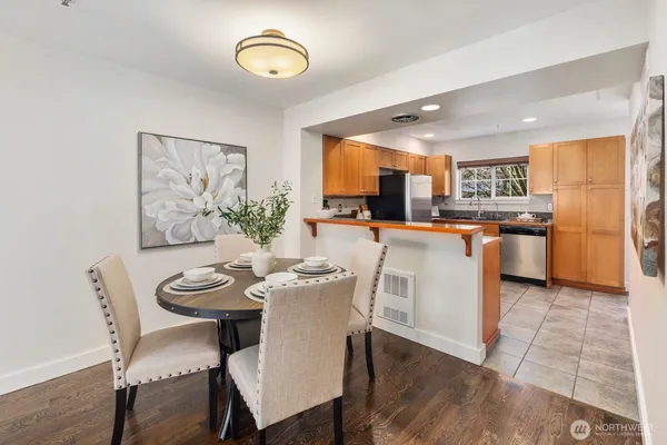 $599,950 | 202 24th Avenue East, Unit 6, Seattle, WA 98112