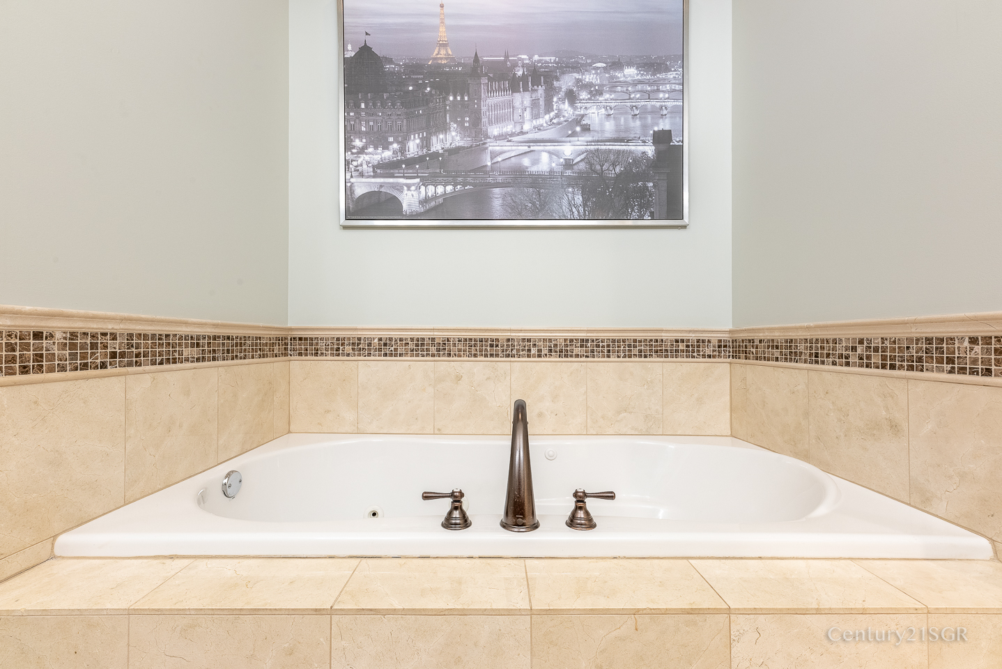 106 South Sangamon Street, Unit 2S Chicago, IL 60607 - Photo 21 of 29 a white bath tub sitting next to a white sink