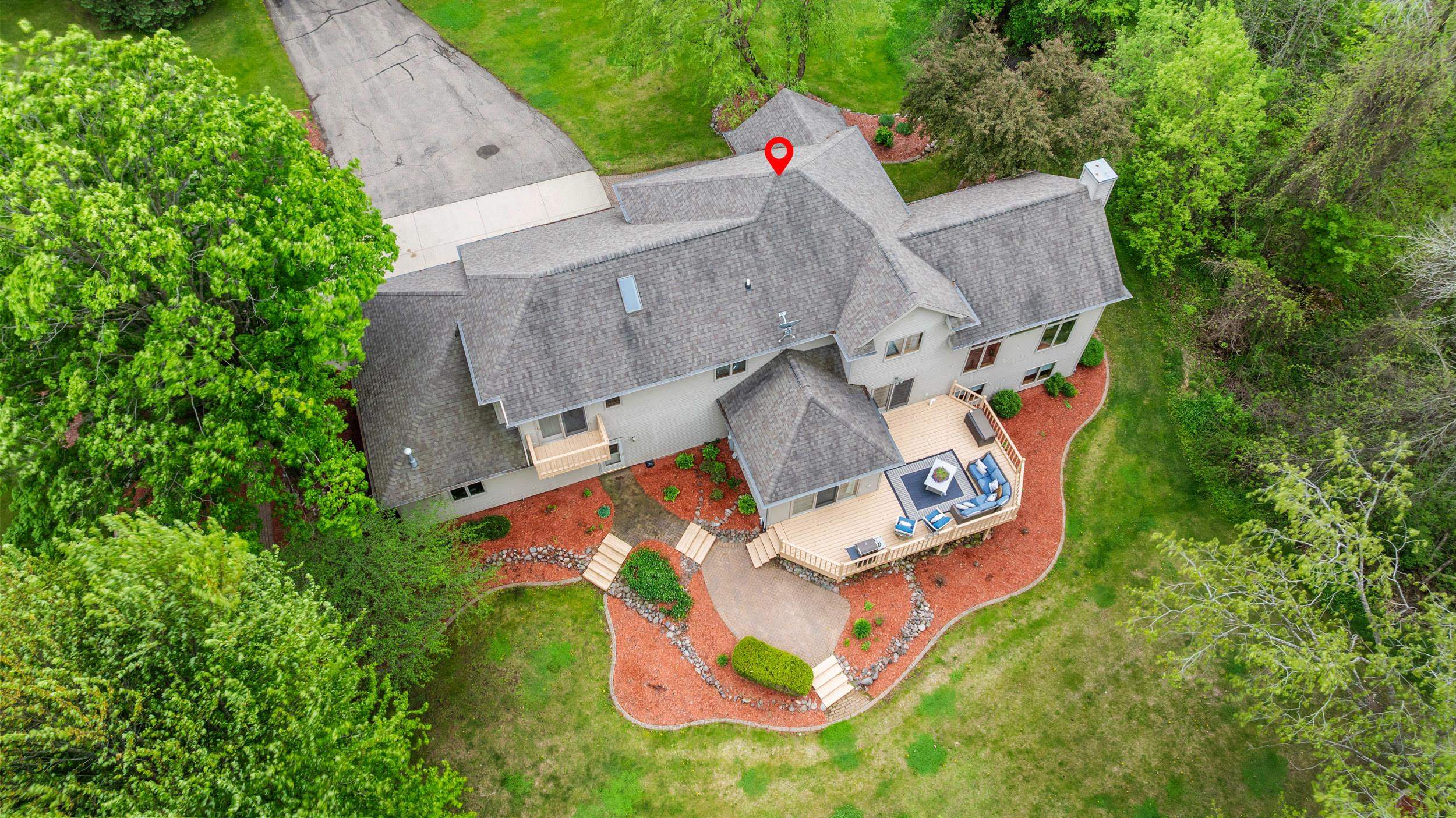 W8678 Hillview Road Hortonville, WI 54944 - Photo 2 of 68