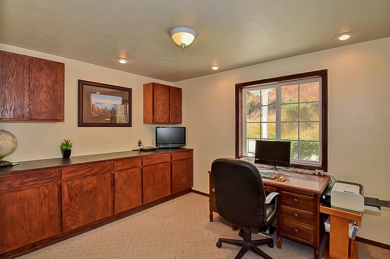 15816 East Jackson Road Greenacres, WA 99016 - Photo 8 of 20