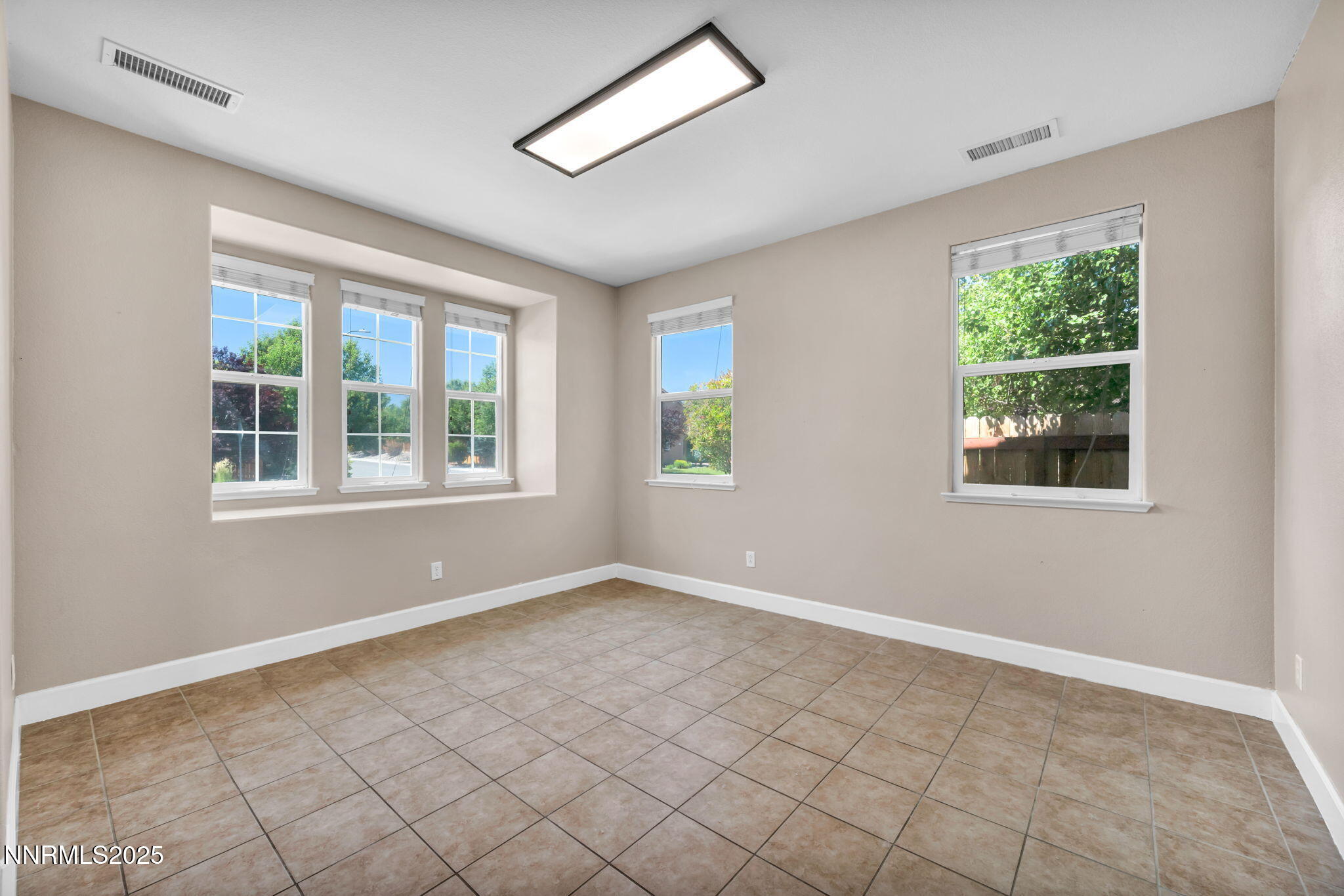 405 Sondrio Court Reno, NV 89521 - Photo 13 of 58 61-web-or-mls-405-sondrio-ct