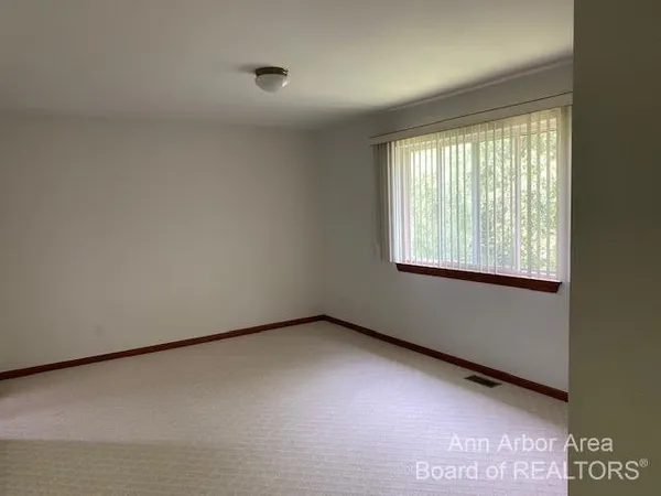 $2,750 | 3144 Dunwoodie Road, Ann Arbor, MI 48105