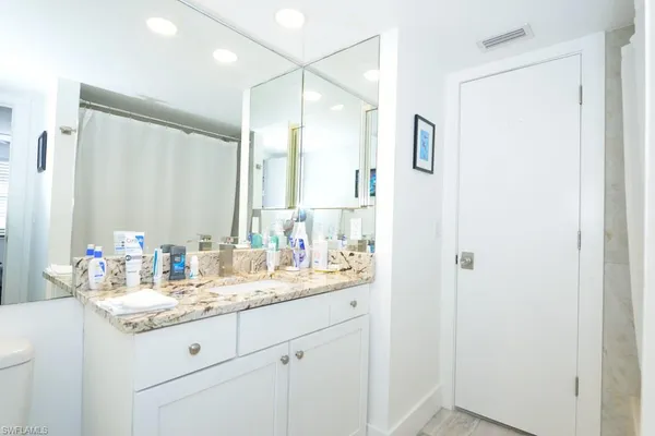 $3,200 | 878 Meadowland Drive, Unit 222, Naples, FL 34108