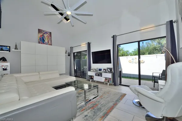 $3,200 | 878 Meadowland Drive, Unit 222, Naples, FL 34108