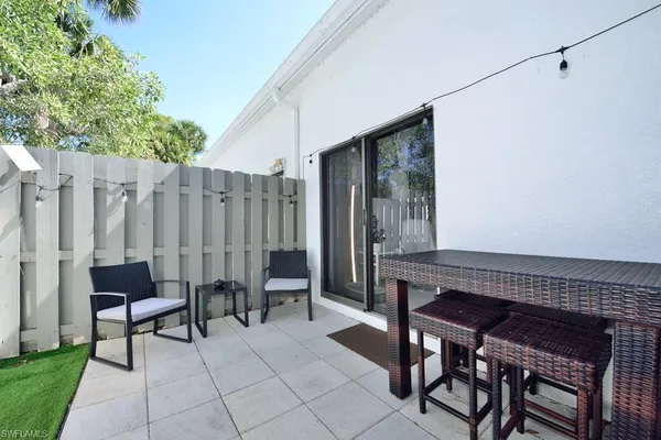 $3,200 | 878 Meadowland Drive, Unit 222, Naples, FL 34108