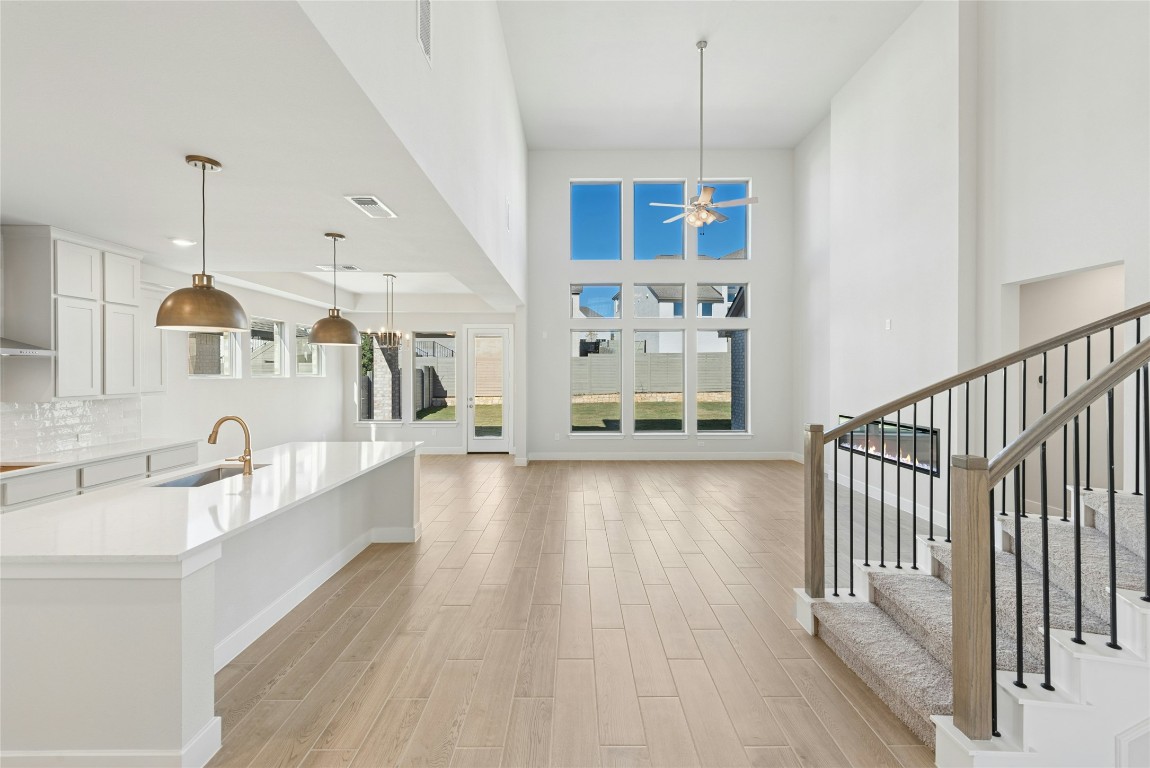 1528 Rodeo Ridge Drive Georgetown, TX 78628 - Photo 4 of 28