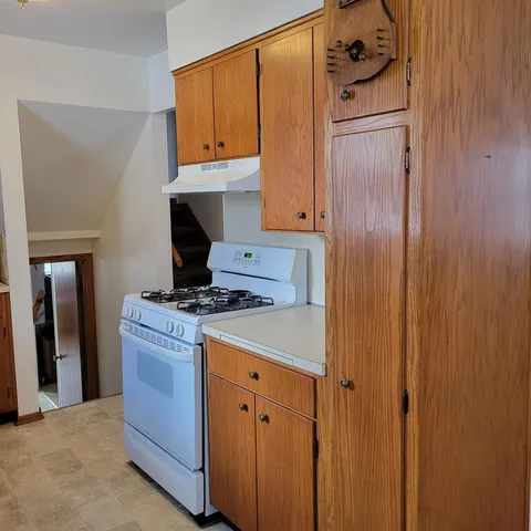 $240,000 | 535 East Highland Park Drive Northeast, Hutchinson, MN 55350