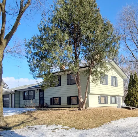 $240,000 | 535 East Highland Park Drive Northeast, Hutchinson, MN 55350