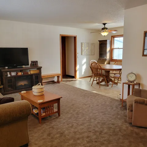 $240,000 | 535 East Highland Park Drive Northeast, Hutchinson, MN 55350