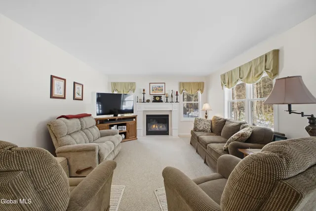 $629,000 | 70 McEchron Lane, Queensbury, NY 12804