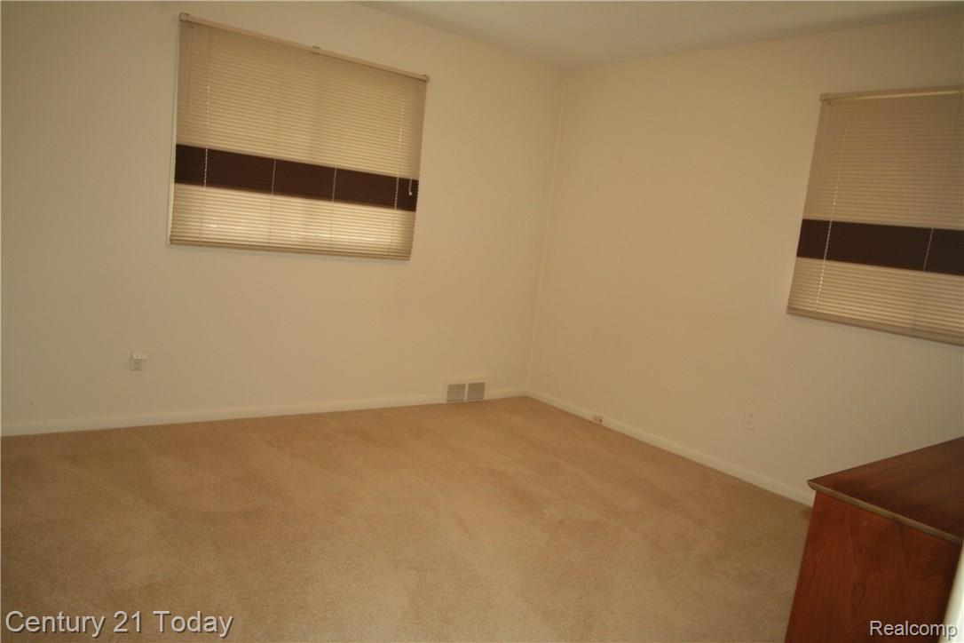 28327 Ridgebrook Road Farmington, MI 48334 - Photo 24 of 36 BEDROOM 3