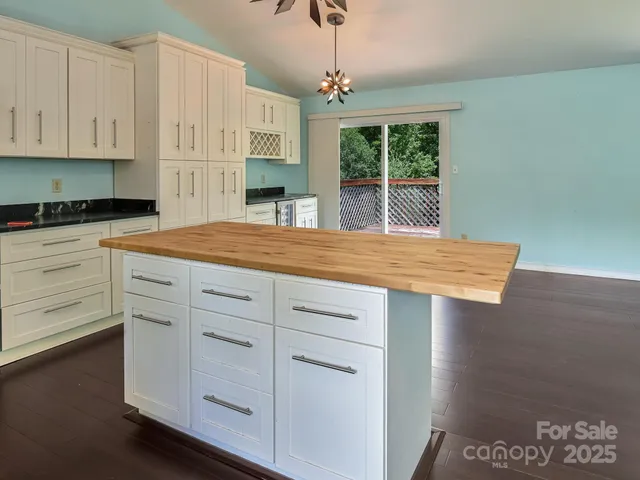 $429,900 | 14 Spring Lake Drive, Fletcher, NC 28732