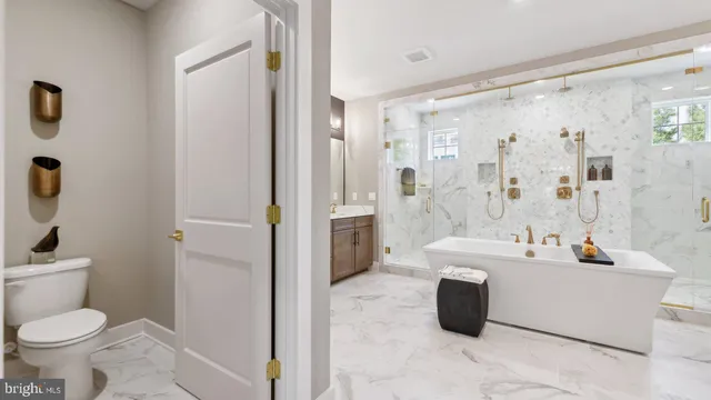 $1,699,990 | 8272 Colling Manor, Alexandria, VA 22308