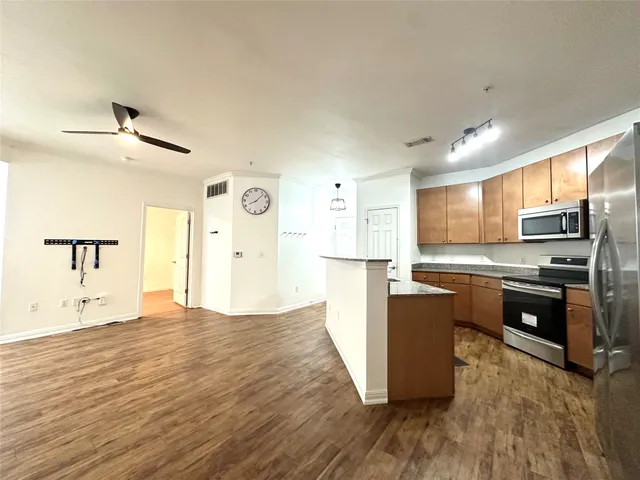 $1,800 | 2502 Leon Street, Unit 201, Austin, TX 78705