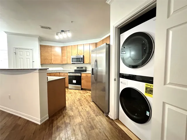 $1,800 | 2502 Leon Street, Unit 201, Austin, TX 78705