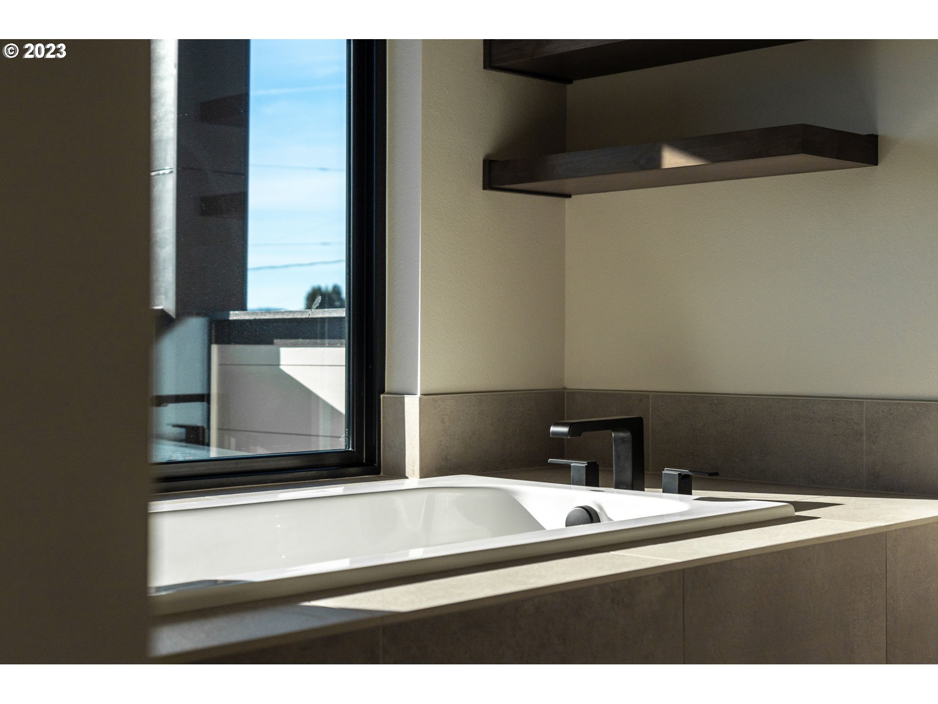 6622 Southeast Riverside Drive Vancouver, WA 98661 - Photo 28 of 46 a bathroom with a sink and a mirror
