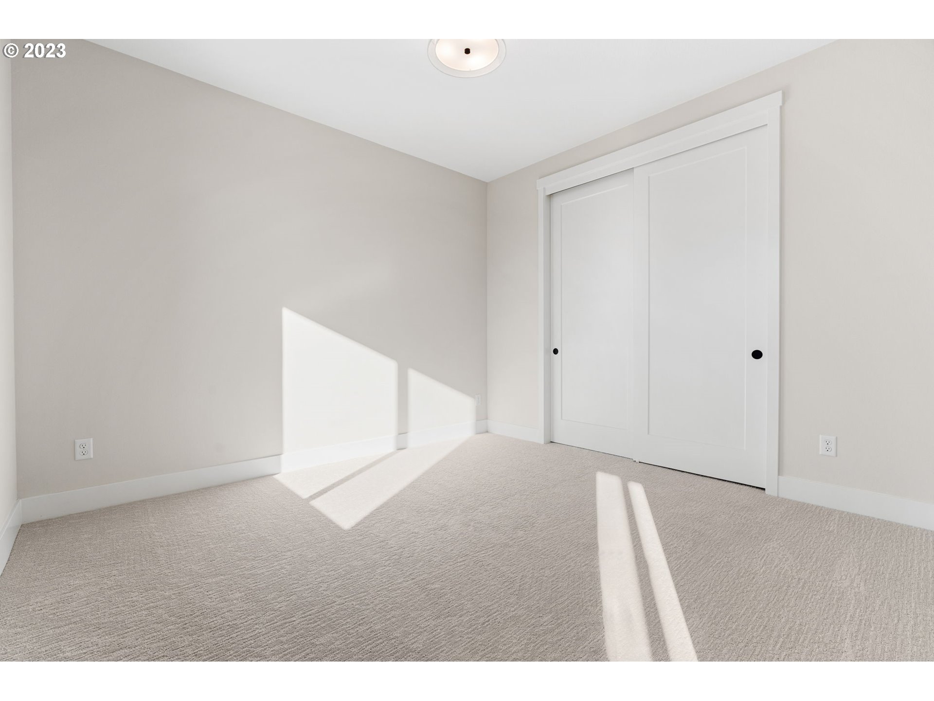 6622 Southeast Riverside Drive Vancouver, WA 98661 - Photo 41 of 46 a view of an empty room